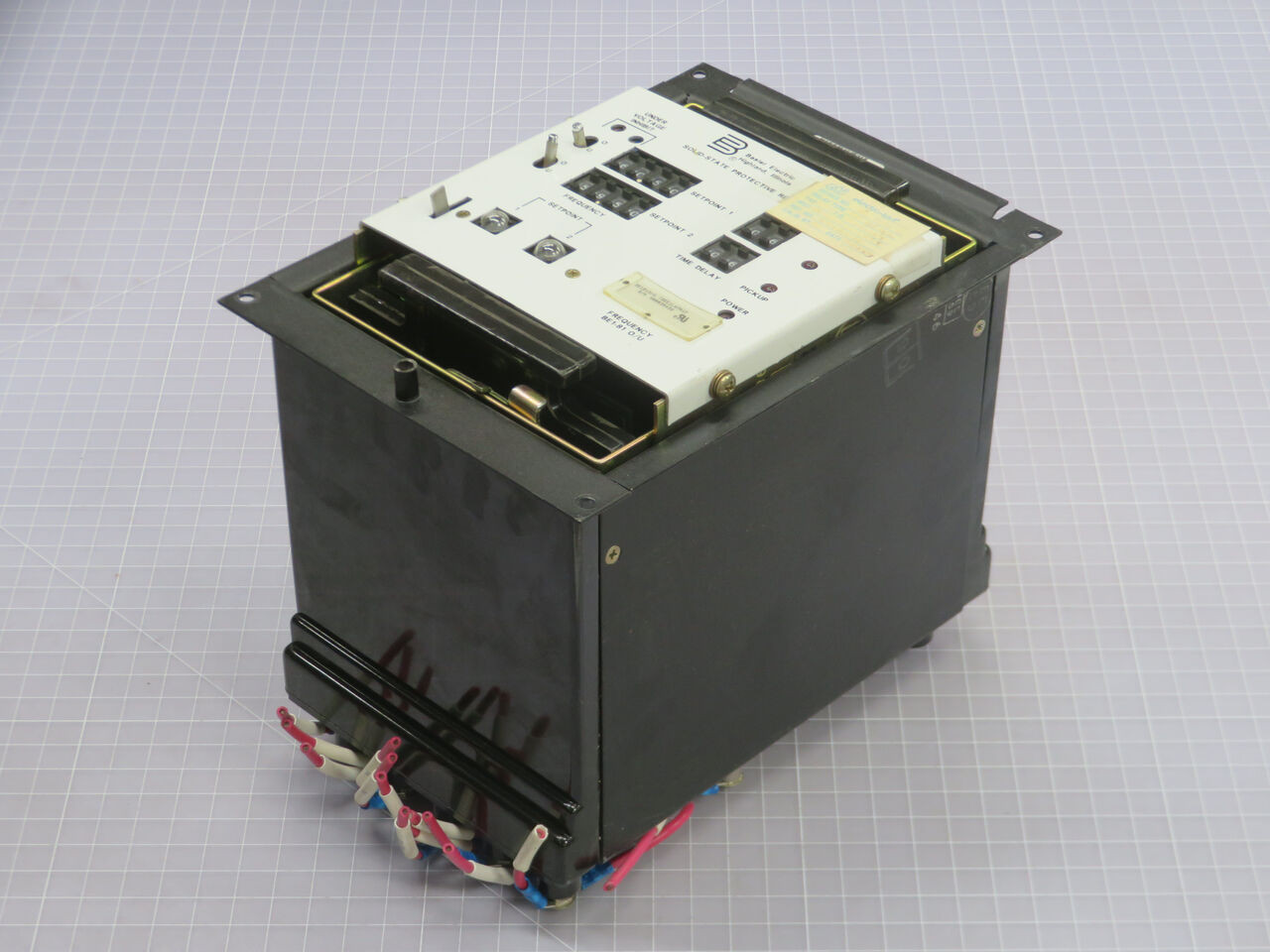 Basler #BE1810/U, Relay, 100/120V Input, 40-70Hz Freq, 24VDC Aux, 2 No Outputs