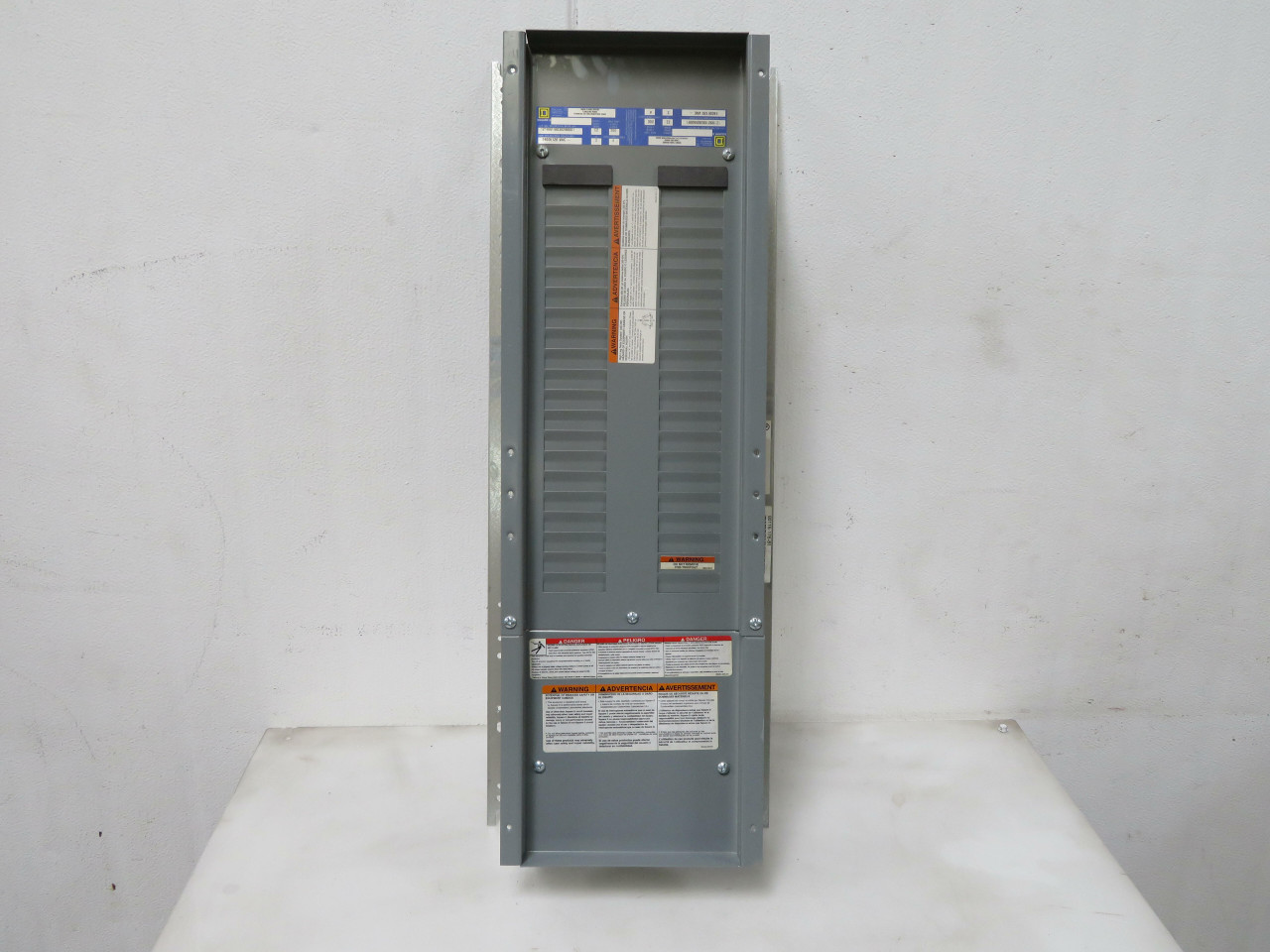 200 Amp, Square D 12199210030280001, Series E2 Panelboard, 240D/120 VAC, 3 phase, 4 Wire
