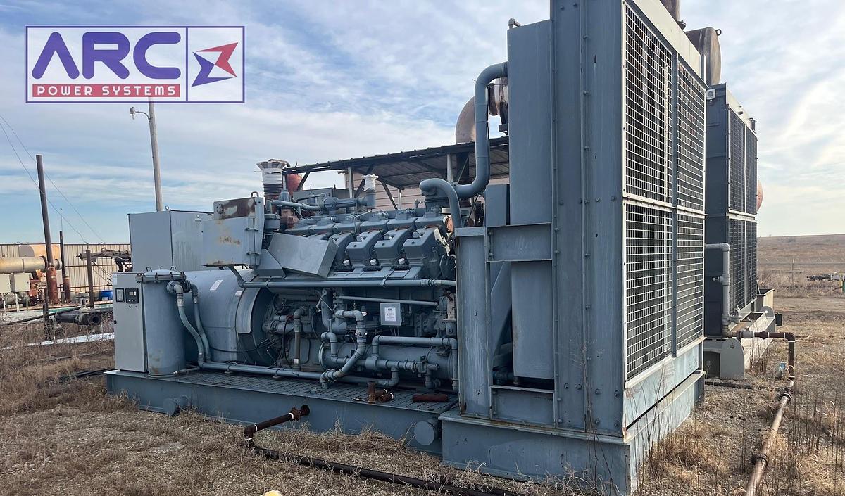 1000 KW Waukesha #L7042GSI, Natural gas generator, open skid, rebuilt