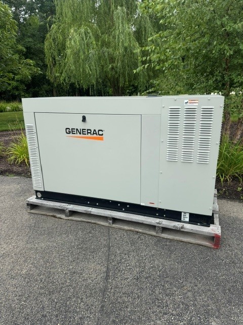 2019 New Surplus 25 kW Generac NG/LP Genset Engine Model: 2.4L Serial Number: 3004322630 120/240 Single Phase