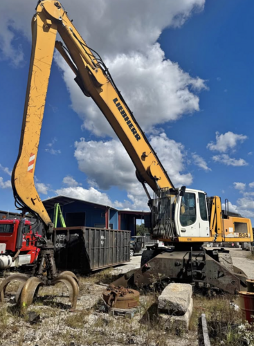 Liebherr #934C, Material Handler, magnet generator, grapple, 29,000 hours
