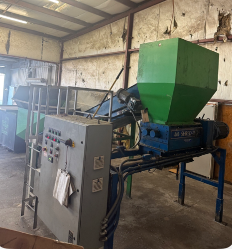 Shred-Tech #ST-25, Shredder, 16" x 27.5" cutting chamber, up to 1 TPH