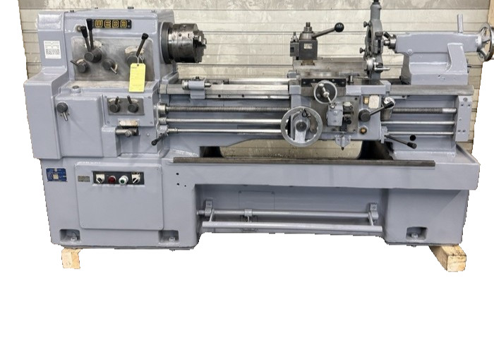 17" x 40" Whacheon Webb, Gear Head Toolroom Lathe, 18" swing over bed