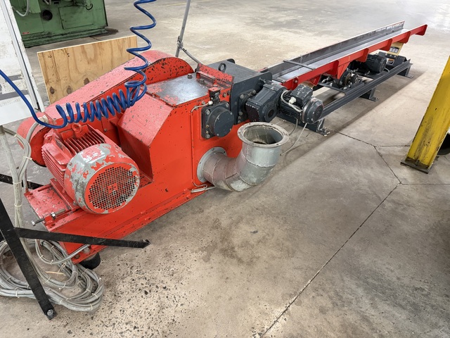 Weima #WLH300, horizontal grinder, 20 HP, 10' vibrating infeed, 460 V., 3 Ph., 2009