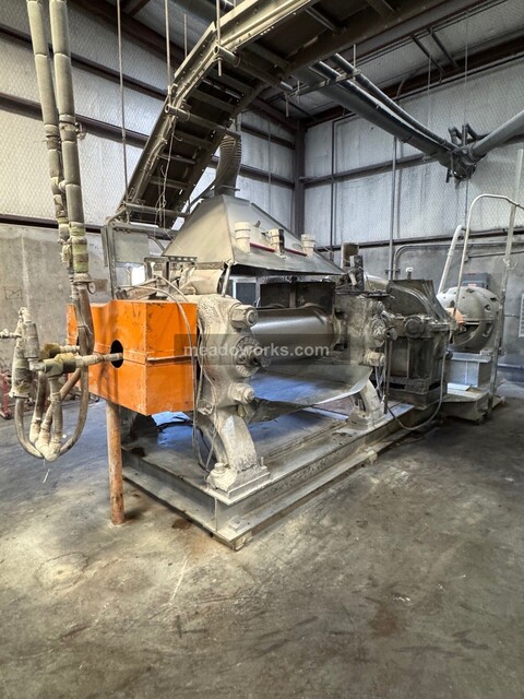 48" Farrel, 2-Roll Rubber Mill, W.M. Smith electric motor, VFD panel, stock blender, back roll bearings