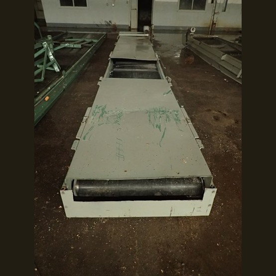 36" wide x 24' long Roach, Cleated Conveyor, chain driven, belt cover
