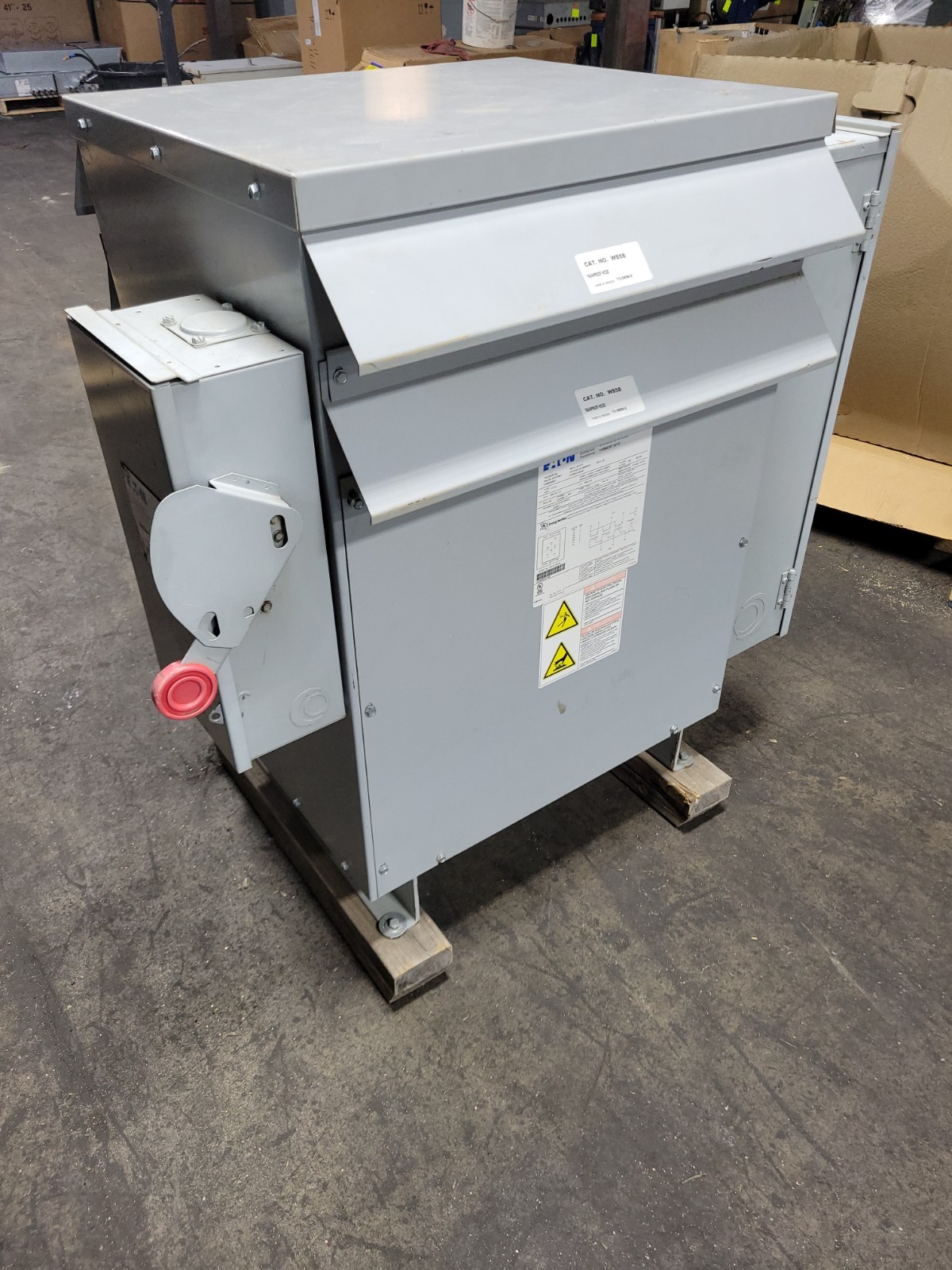 30 KVA 480 Primary, 208Y/120 Secondary, Eaton #V48M28T3016, Transformer, 3R, w/ DH364NRK and DH362NRK