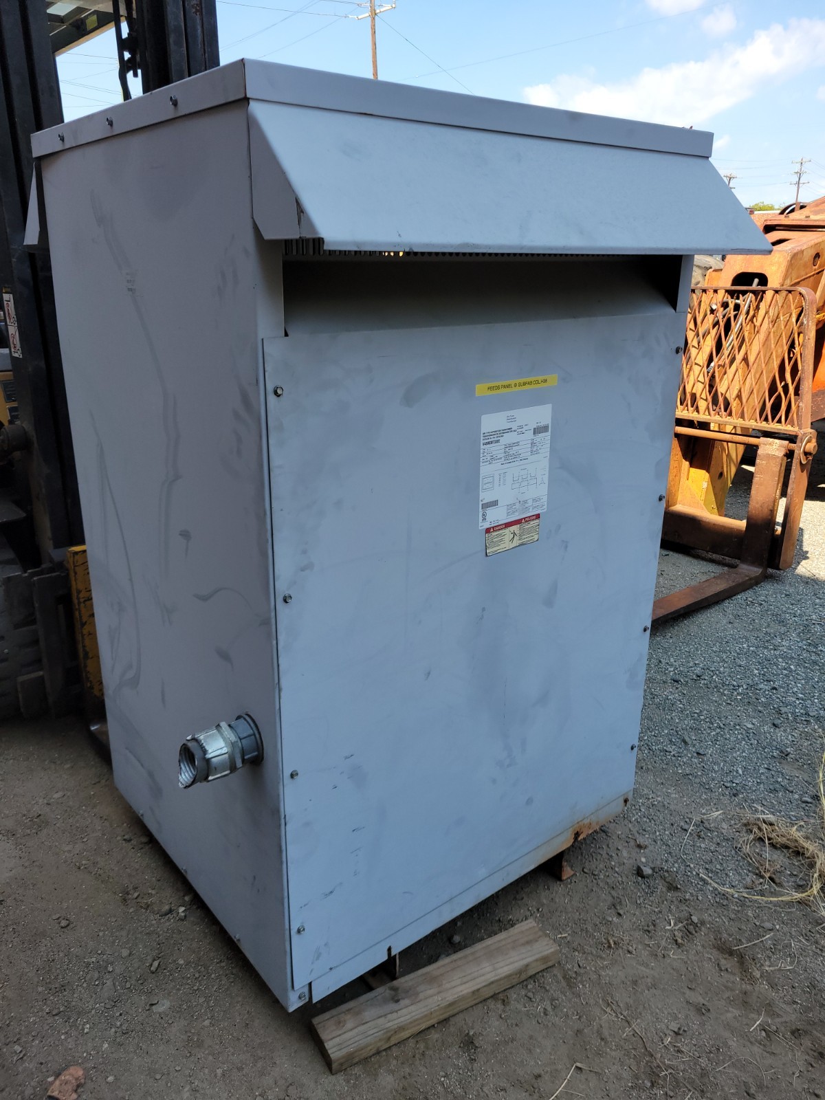 Image for 300 KVA 480 Delta Primary, 208Y/120 Secondary, Eaton #V48M28T33EE, Dry Type Transformer, 3 phase, 3R