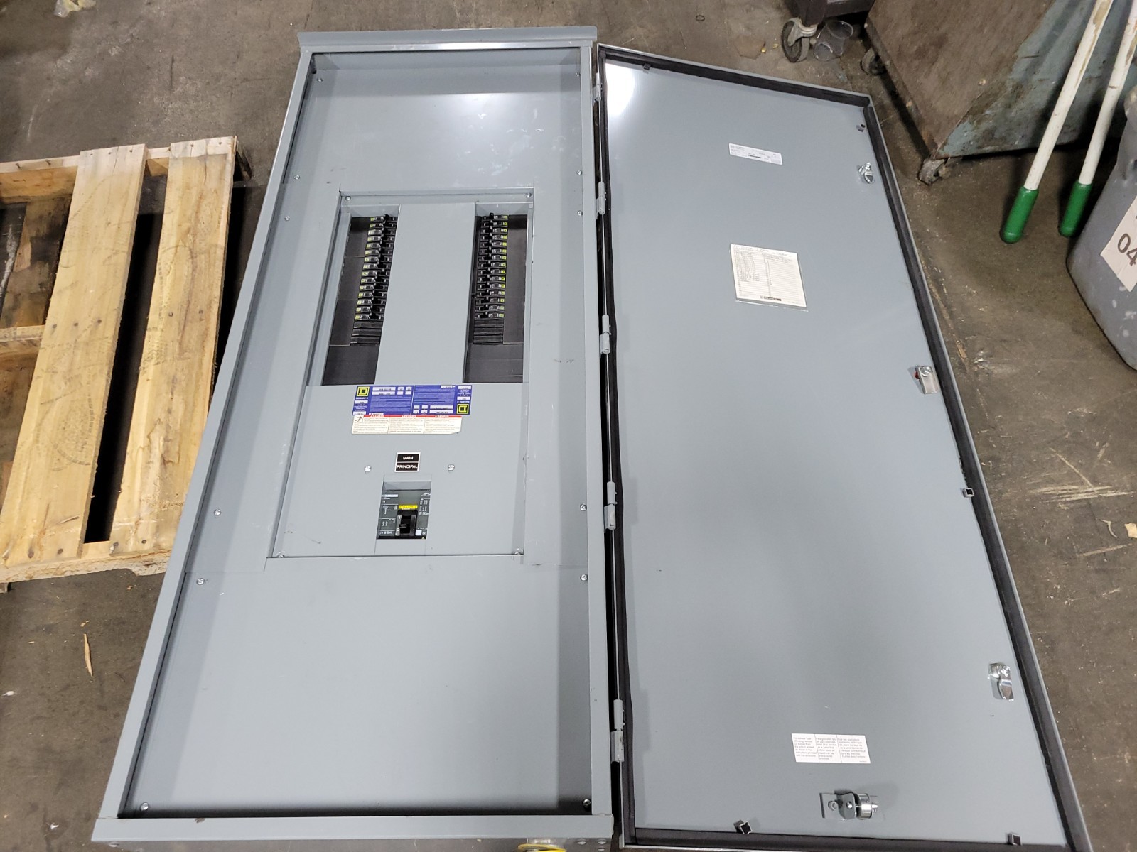 100 Amp. Square D #HCN18651MN, HCN I-Line Panelboard, 600 VAC, 3 phase, 24 Space, Nema 3R, w/ HQO306