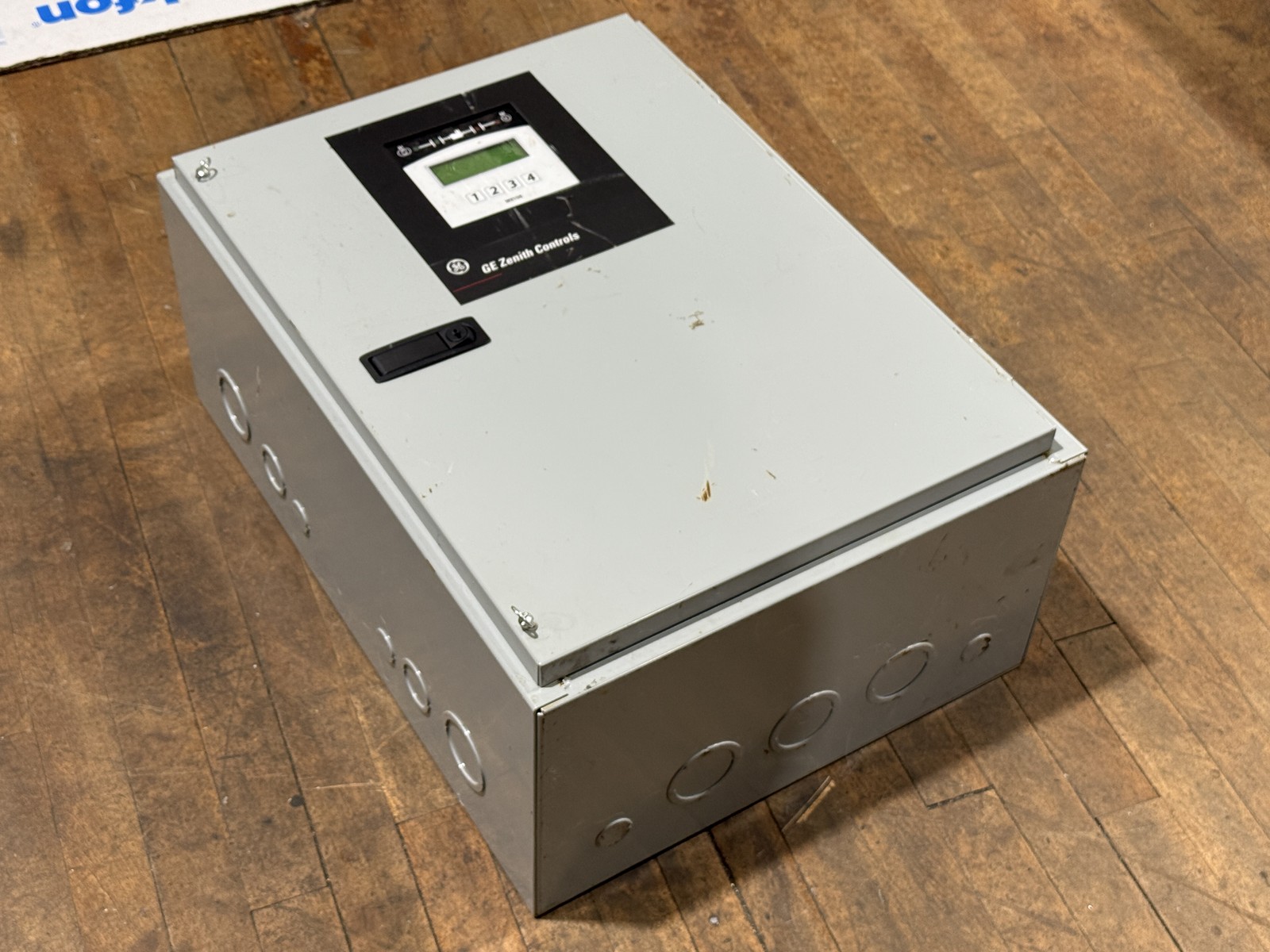 100 Amp. General Electric #ZG2SA01031-04E420X, Microprocessor Transfer Switch, 120/208 Volts, AS IS