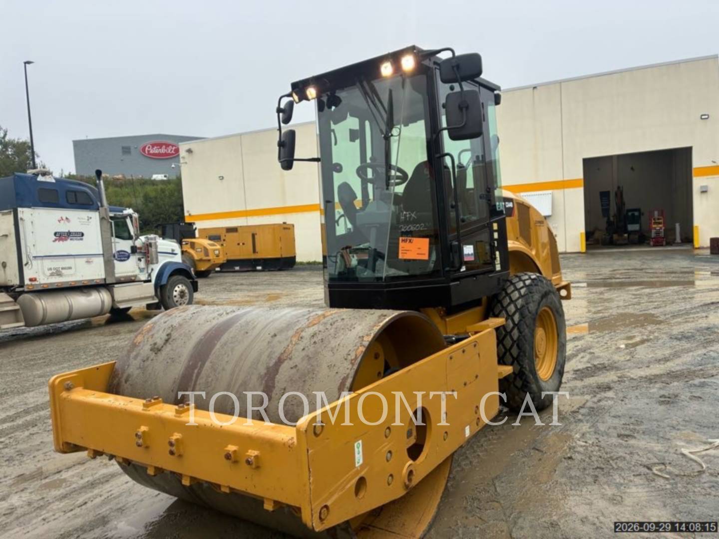 Caterpillar CS44B, Compactor, 1118 hours, S/N: 4G300602, 2021