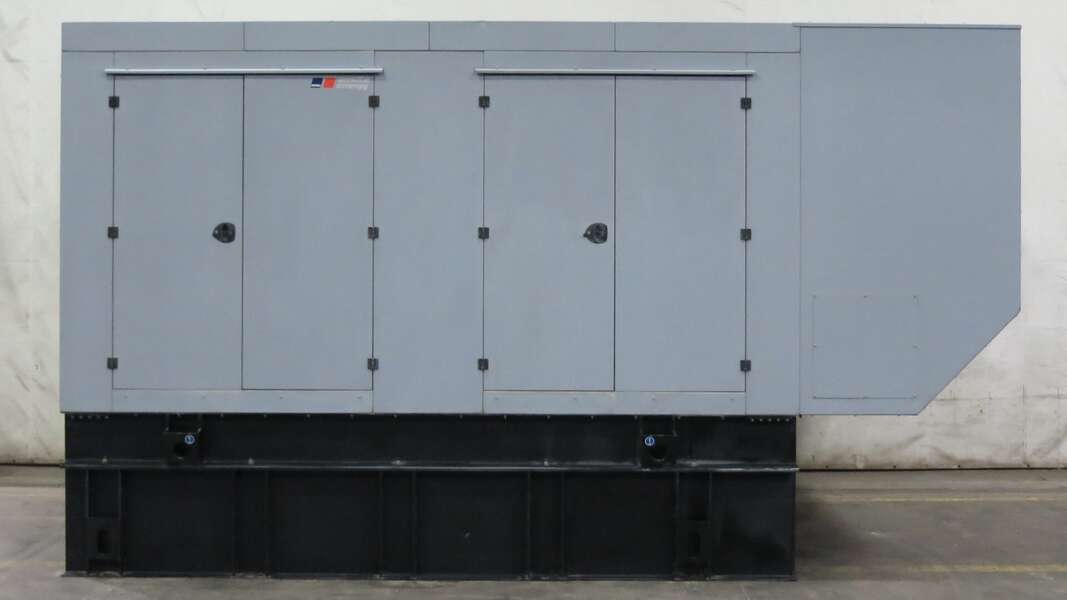 600 KW MTU #DS600, diesel generator set, 277/480 Volts, 896 HP @ 1800 RPM, 12V1600G80S engine, 105 hours, EPA