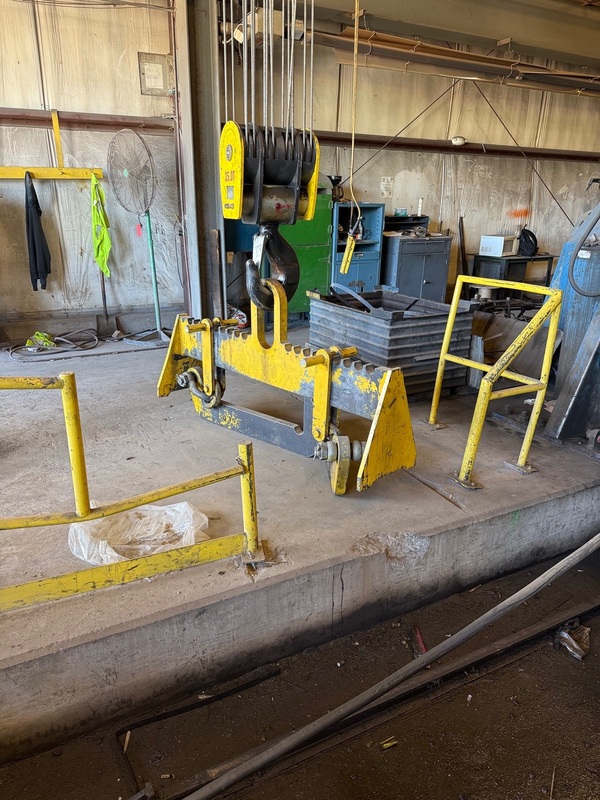 60000 lb. Caldwell, coil lifter, 30 ton, 24"-72" coil width, 36" throat, heavy duty lifting/spreader