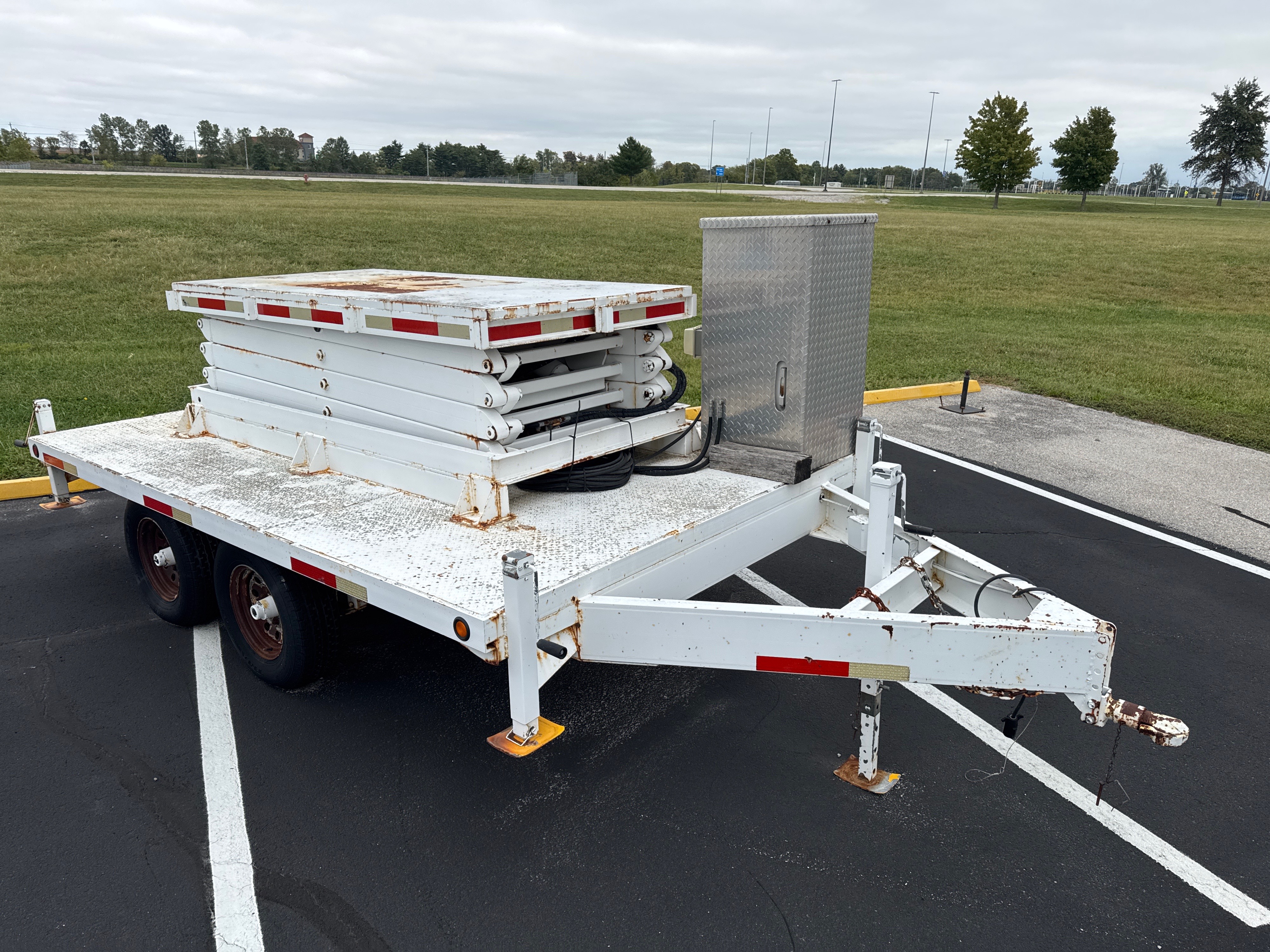 Topbuilt Trailers, Tandem Axle Scissor Lift Trailer, Tesco hydraulic hoist, 500 lb. max. lift capacity