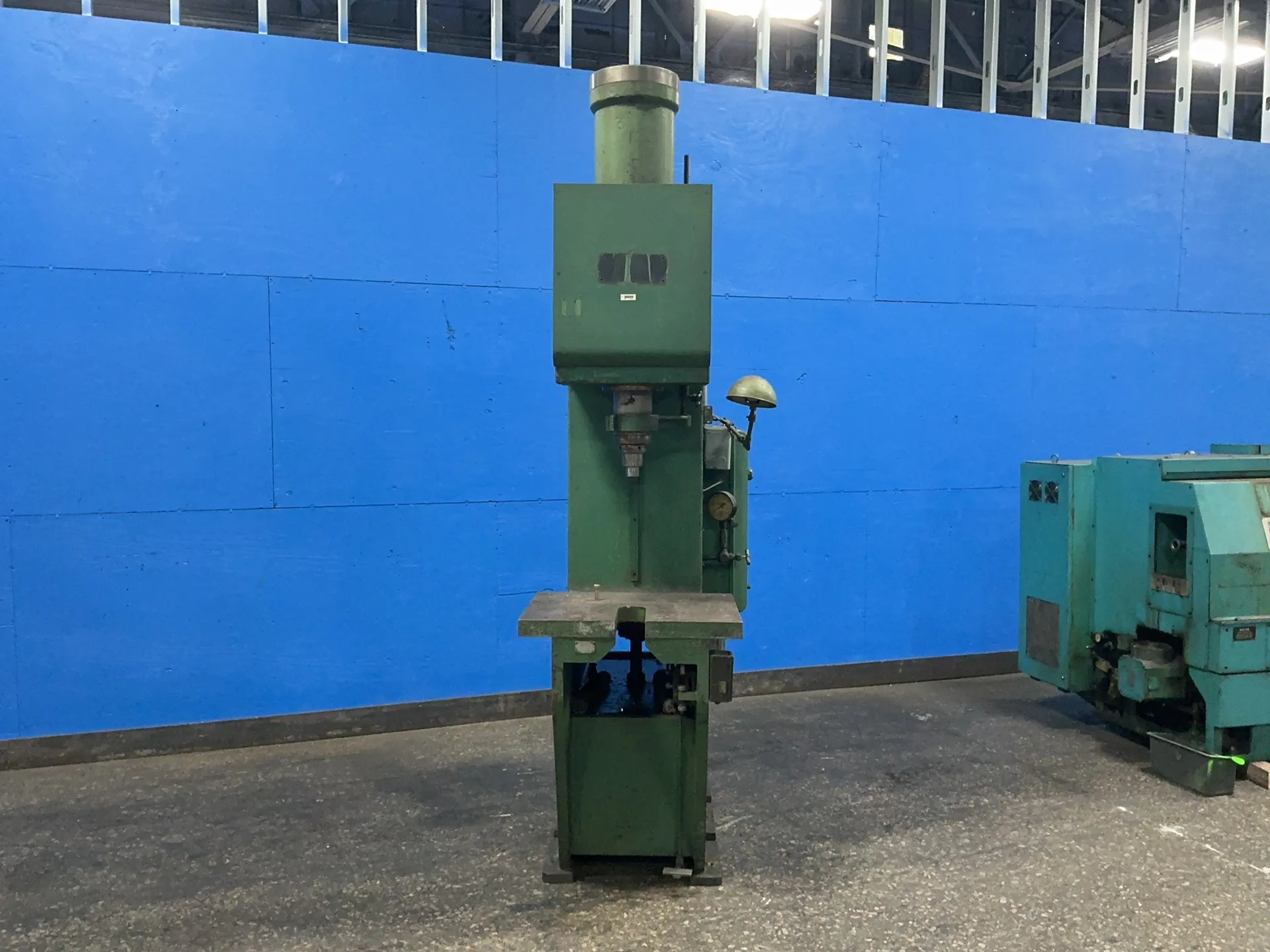 50 Ton, Hannifin, hydraulic press, 22" x 30" bed, 50 gallon reservoir