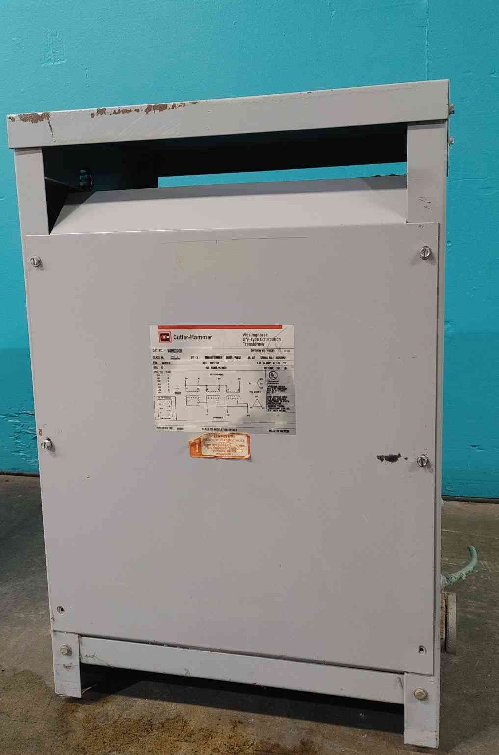 45 KVA 480 Delta Primary, 208Y/120 Secondary, Cutler-Hammer #V48M28T45K, Transformer, 3 Phase, DT-3
