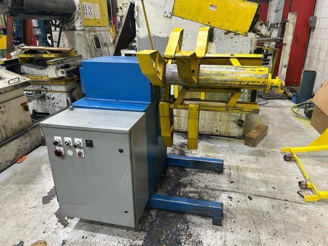 4000 lb. Dallas #DPR-4024, centering reel, 24" W, 60" OD, 16"-21" ID, 3-leaf mandrel coil reel, loop Control