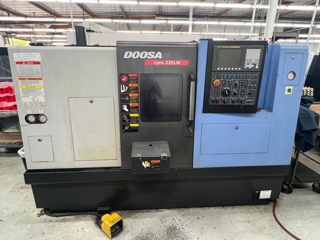 Daewoo Doosan #Lynx-220LMA, CNC lathe, live milling, 20.1" swing, 9.84" diameter, 20.1" length, 6" chuck, 2"