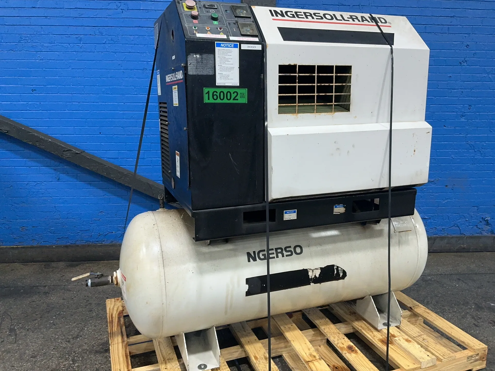 25 HP Ingersoll-Rand #SSR-HP25, air compressor, 91 CFM, 140 PSIG, 36 Amps, 3/60/460