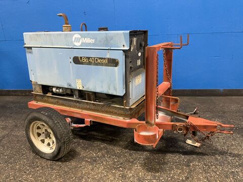 Miller #Big-40, diesel DC welding generator, 3 KVA, 3 KW, 1/60/120/240, 4071.1 hours