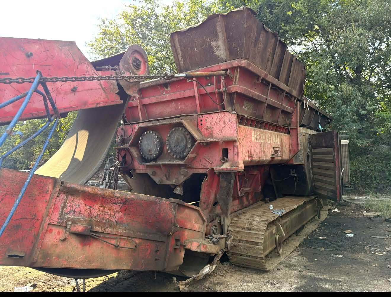 Hammel #950DK, Portable Dual Shaft Shredder, slow speed, track mounted, 710 HP, hydraulic drive, remote