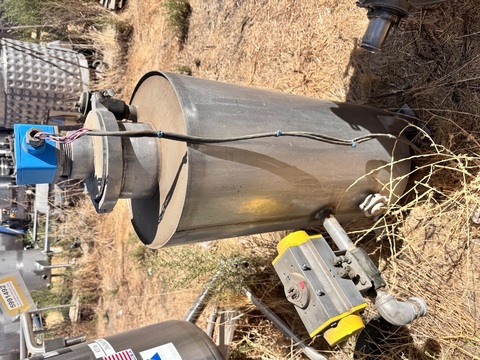 15 gallon Stainless Steel Tank, 14" diameter x 26" deep, Warrick 3E4C level control, 250 max. psi, pneumatic