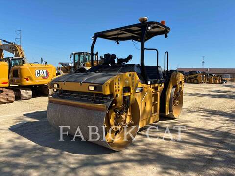 Caterpillar CB15, Asphalt Paver, 3885 hours, S/N: M9400154, 2018