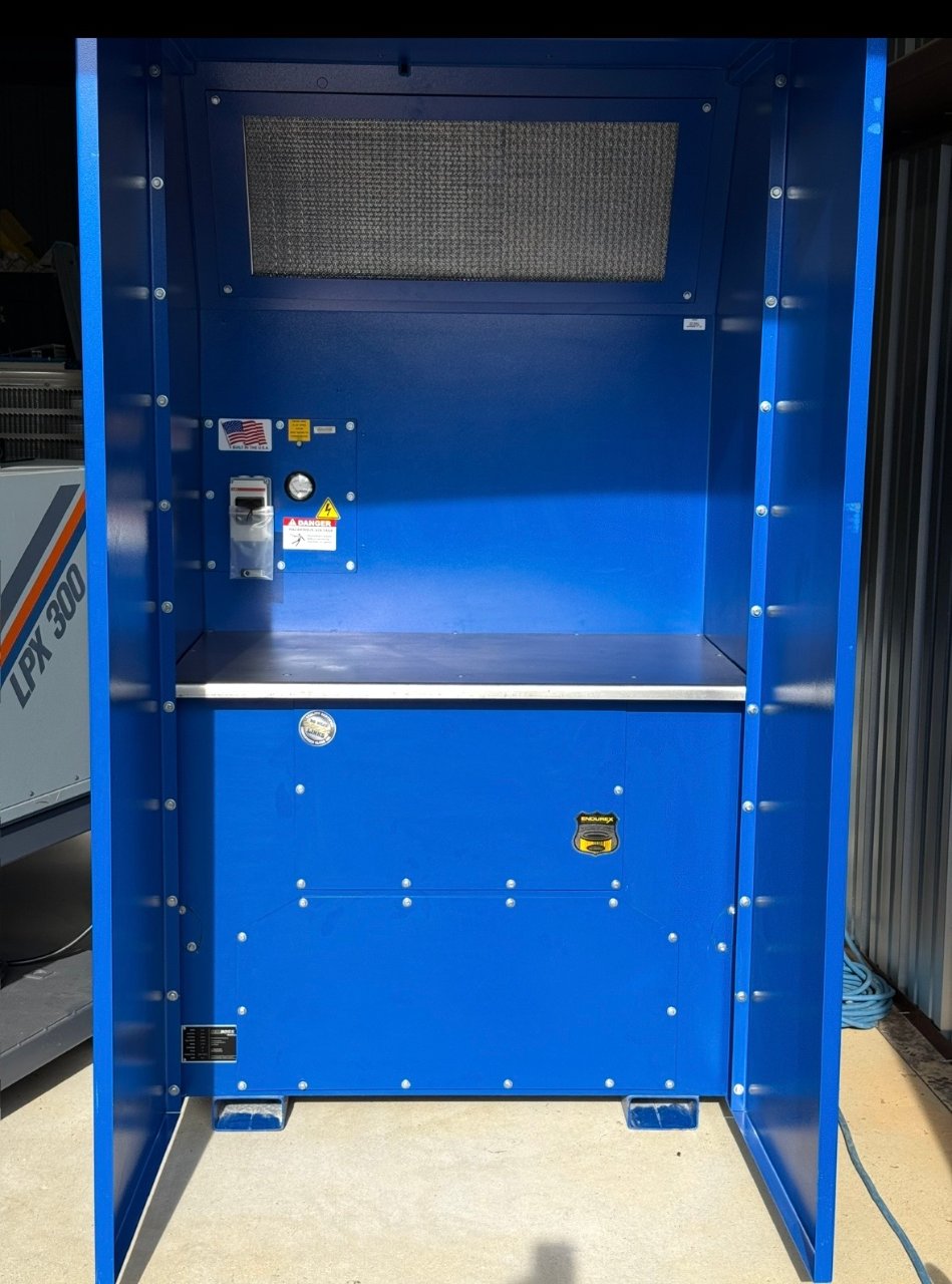 2000 cfm VentBoss #S220, crsoo flow elding station, 236 sq.ft., 2 HP Direct Drive, new old stock