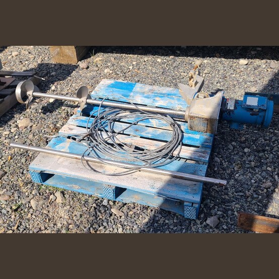 1 HP Hayward Gordon #PGVI-11, Mixer Agitator, 0-350 RPM output, 47.5" x 47.5" mixing tank, 2.5 yd tank