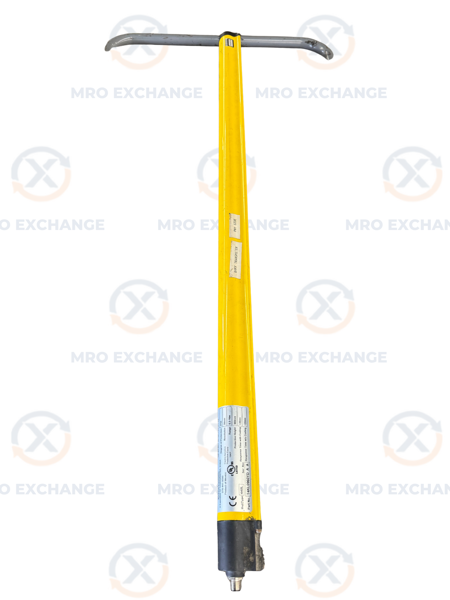 Allen-Bradley #440L-T4KL0960YD, GuardShield Safety Light Curtain Transmitter, 37-13/16" Protective Height