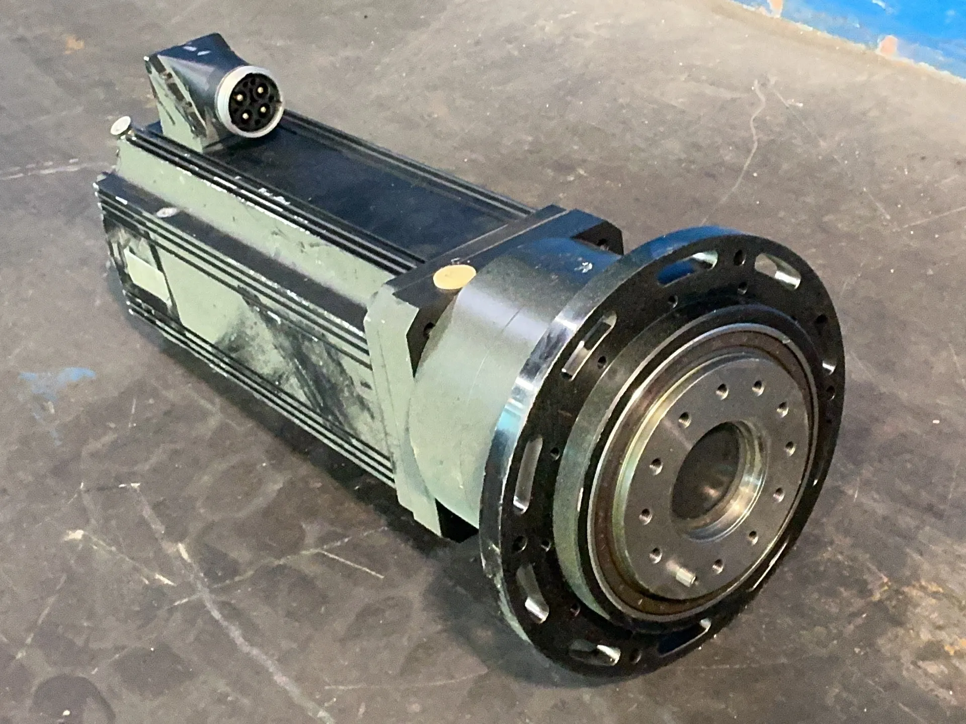 Rexroth #MSK100D-0350-NN-M1-AG2-NNNN, servo motor, 3000 RPM, 600 Volts