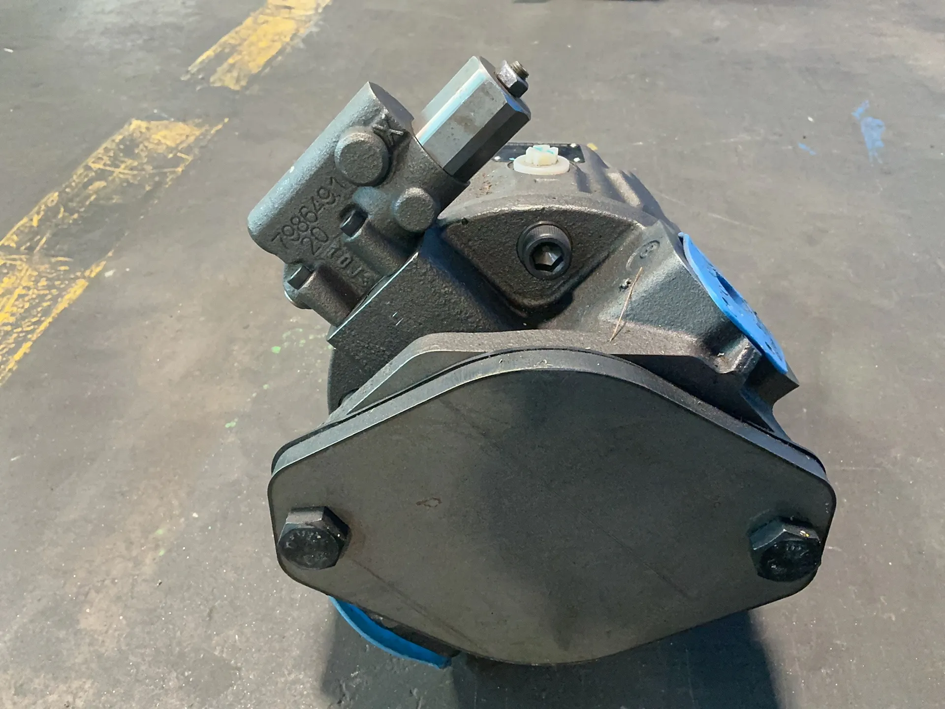 Rexroth #R902400305, axial piston variable displacement pump