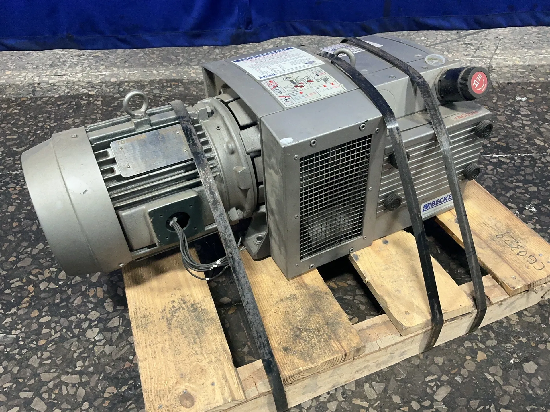 Becker #KVT-3.60, vacuum pump, 3 HP, 1420/1715 RPM, 100 mbar, 8.0/4.0 A, Multi-Voltage, 2017