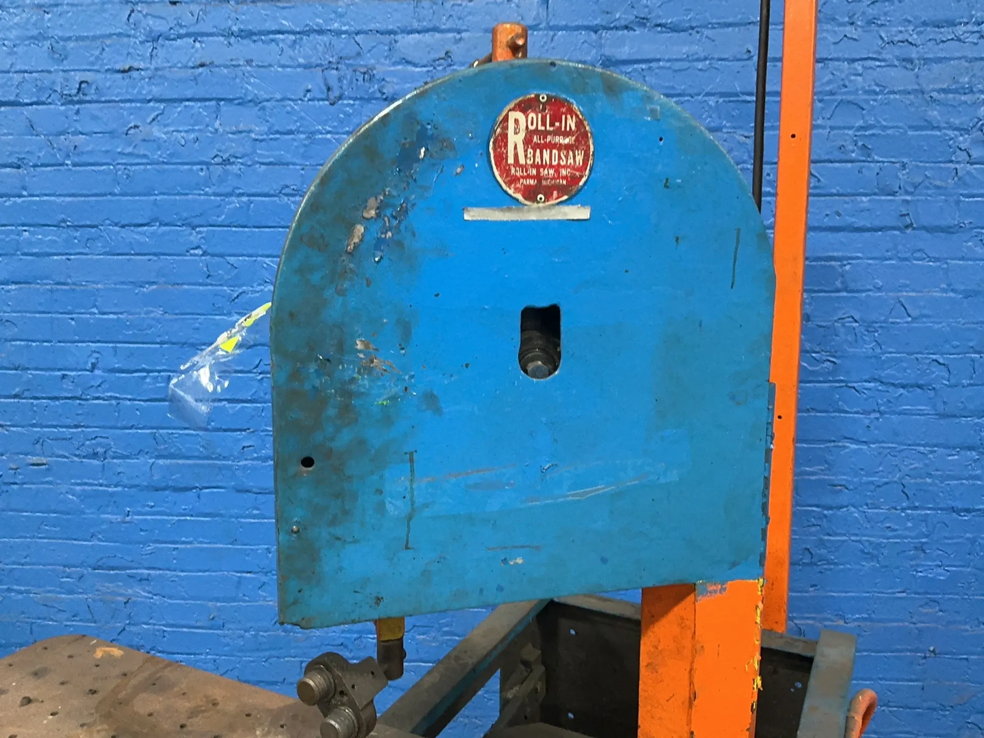 10" x 9" Roll-In Saw, vertical band saw, 18" x 48" table, 0.75 HP, 115/230 V., AS IS
