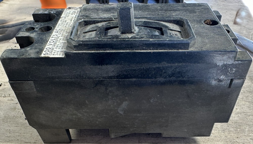 50 Amps, I-T-E, EF2-B050, Type EF Molded Case Circuit Breaker, 2-Pole, 600 VAC / 250 VDC, 14kA @ 600V