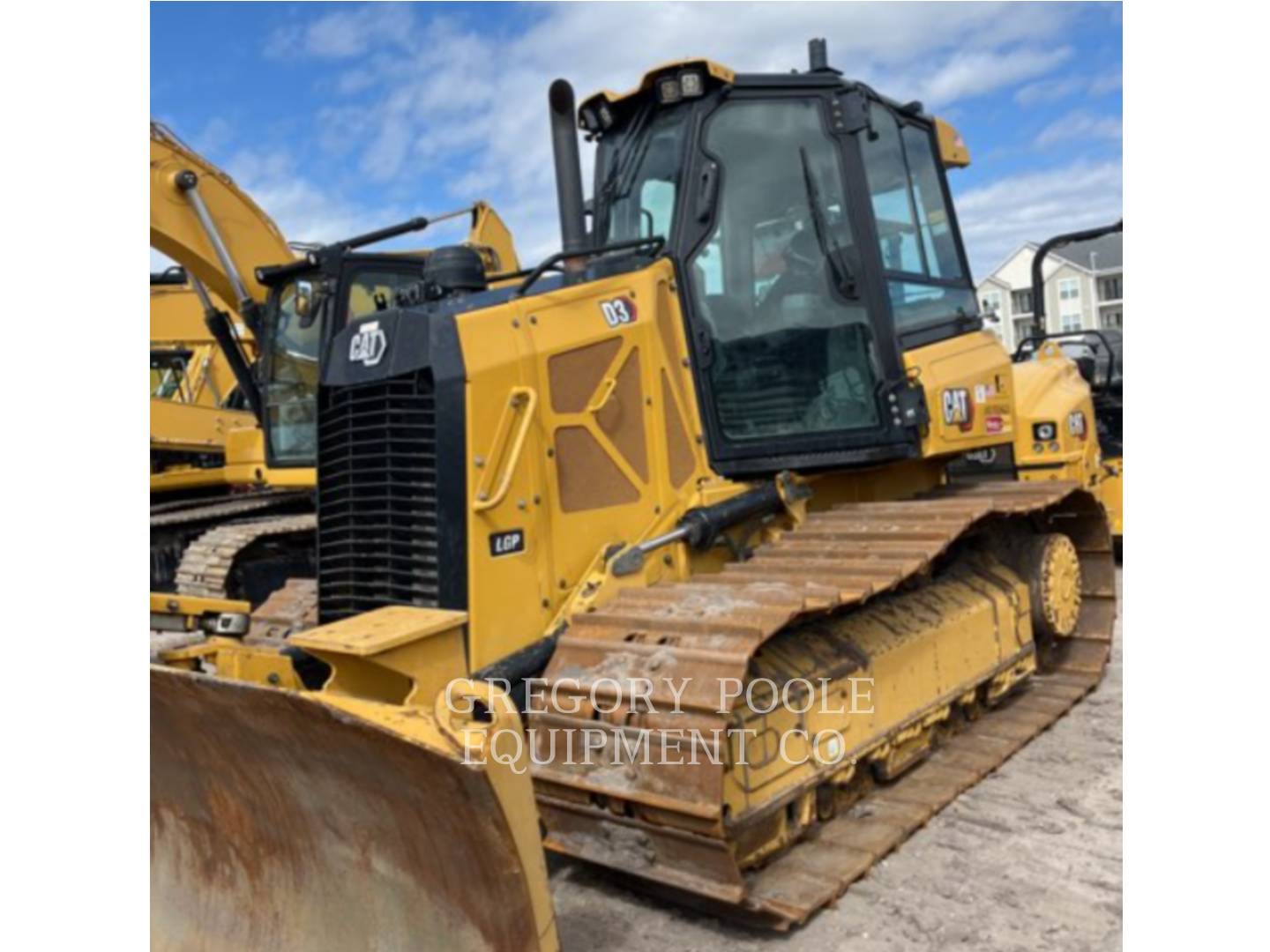 Caterpillar D3-12LGP, 3872 hours, S/N: XKY05422, 2024