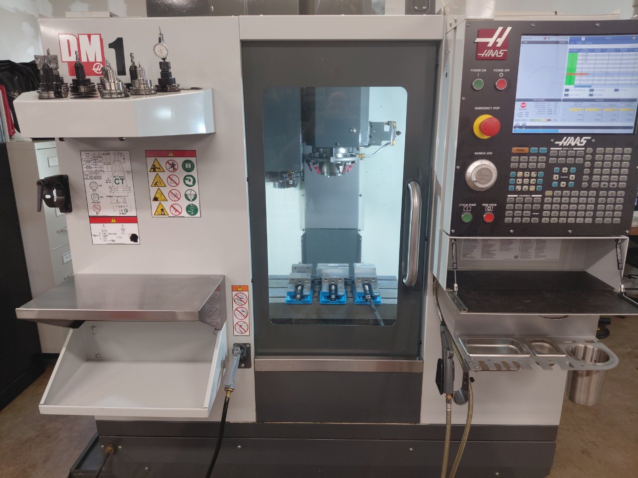 Haas #DM-1, CNC vertical machining center, 20" X, 16" Y, 15.5" Z, 12000 RPM, 18+1 automatic tool changer, #40