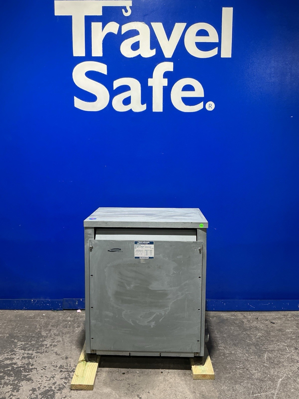 112.5 KVA 480 Primary, 208Y/120 Secondary, Sylvania #95566-0981, Dry Type Transformer, 3 Phase, 60 Hz