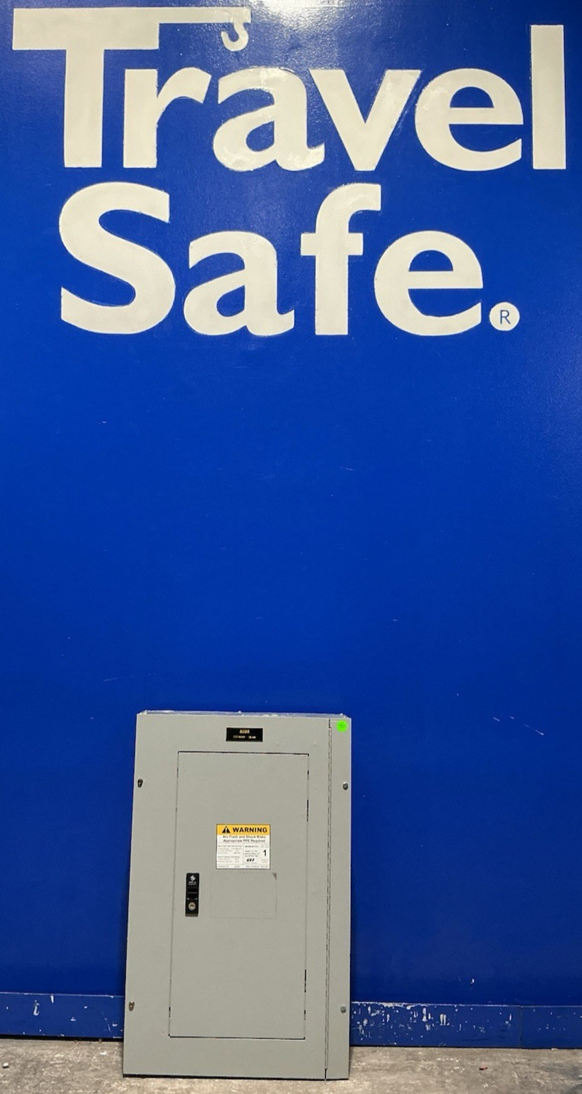 125 Amp. General Electric AEF3241MBX, MLO Panelboard, 480Y/277 Volts, 3 Phase, 4 Wire