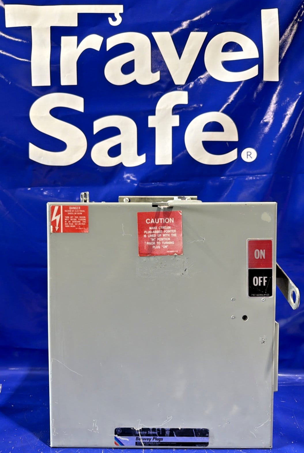 200 Amps, General Electric #SB464RGJ, Fusible Bus Plug, 600 Volts, 3 Phase, NEMA 1