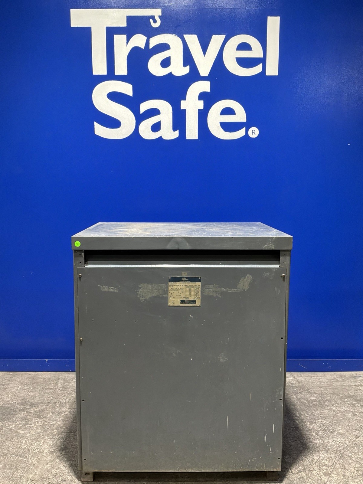 225 KVA 480 Primary, 208Y/120 Secondary, Zinsco #223-415-3, Transformer, 60 Hz