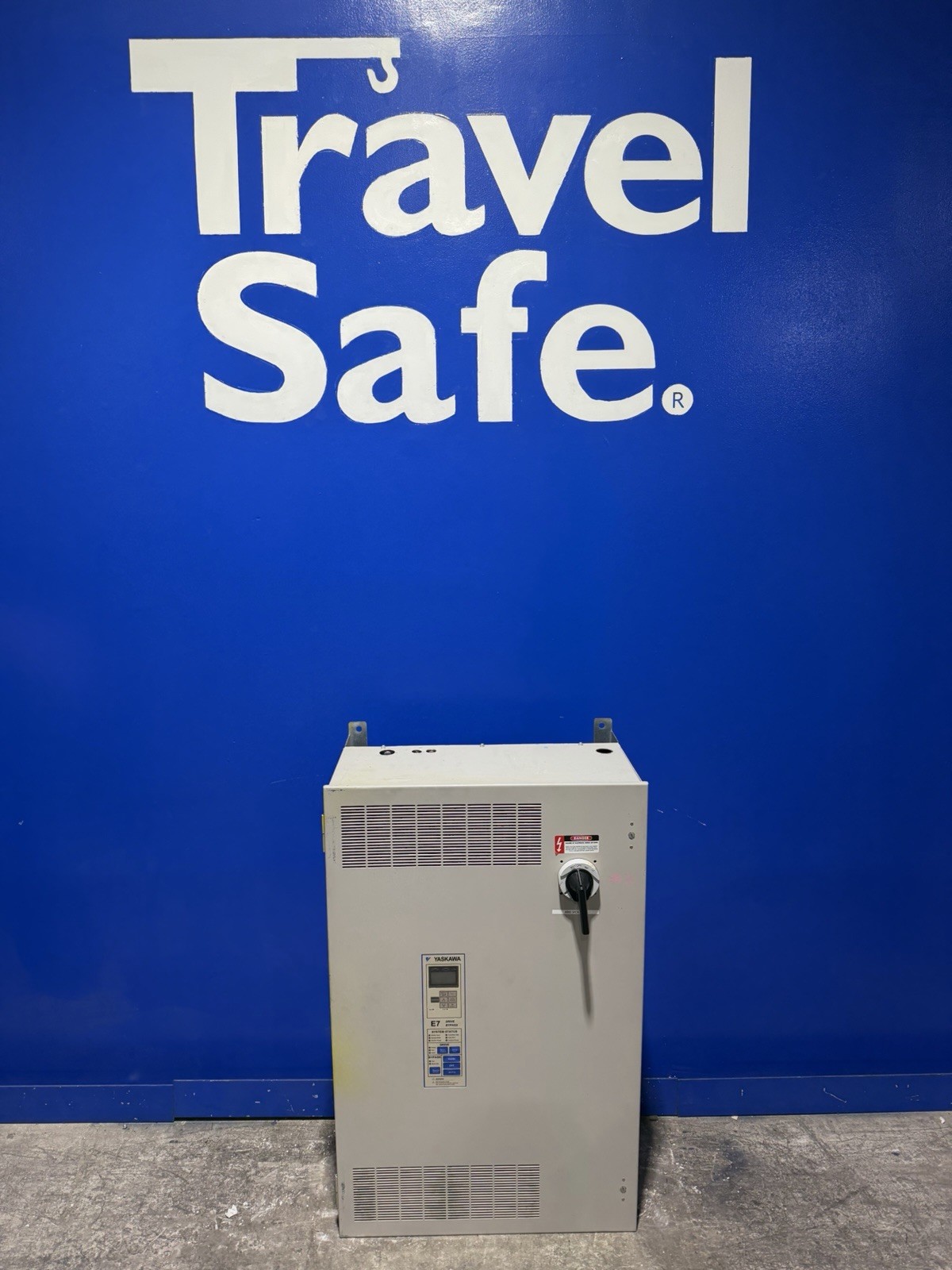 57.3 Amp Yaskawa E7 Series, VFD, fusible, 480 Volts, 3 Phase, 50/60 Hz