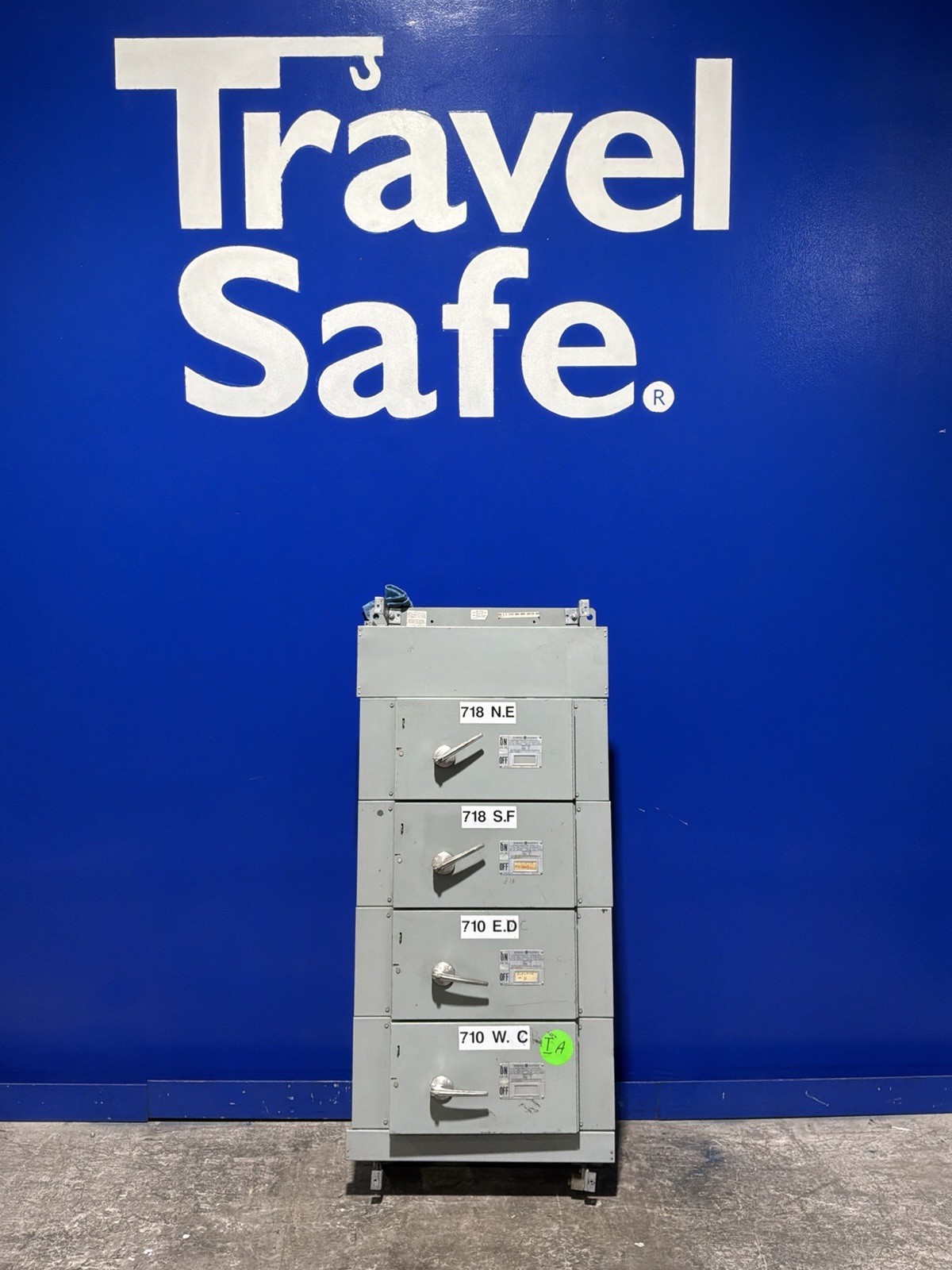 200 Amp. General Electric, QMR Safety Switch Panelboard, 240 Volts