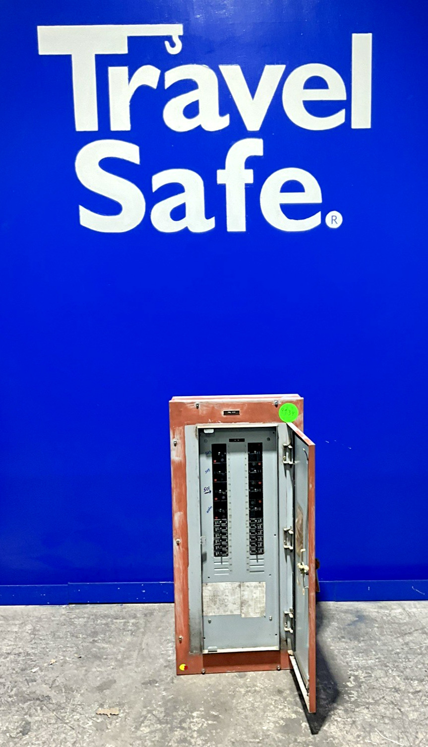 600 Amp. General Electric, MLO Panelboard, 240 Volts, 3 Phase, 4 Wire