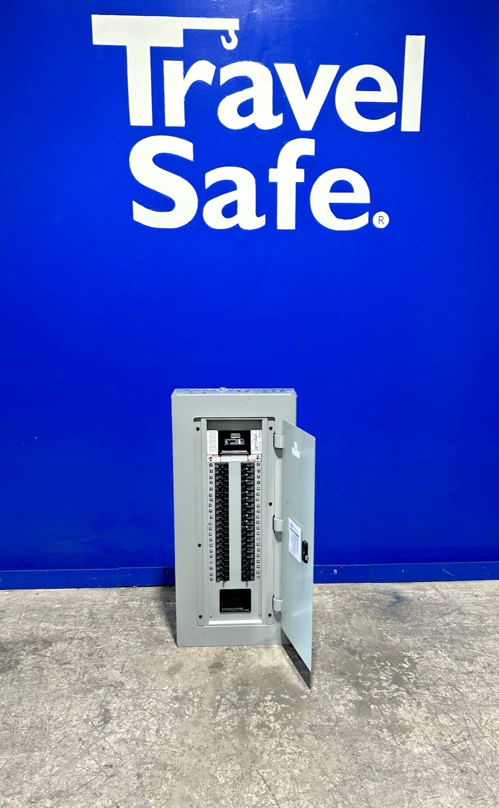 250 Amp. Siemens P1C42QR150CBST, Main Breaker Panelboard, 208 Volts, 3 Phase, 4 Wire