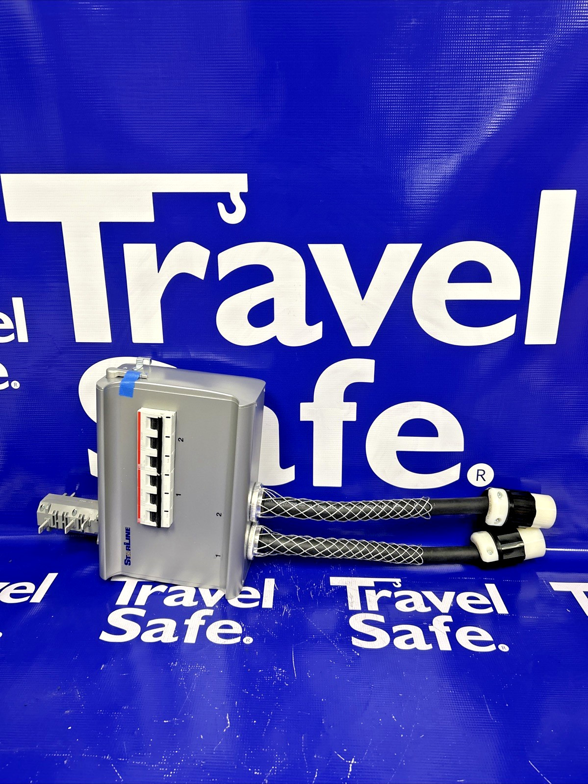 30 Amps, Starline #UCT5D94S-22-2CLB010N-STD, Busway Tap Box, 240 Volts