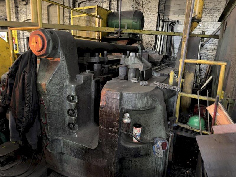 4" Ajax, Upsetter, 1120 ton, 366 ton die closing, 13-1/2" stroke, 35 SPM, 6" die opening, 9" gather, 4" hold