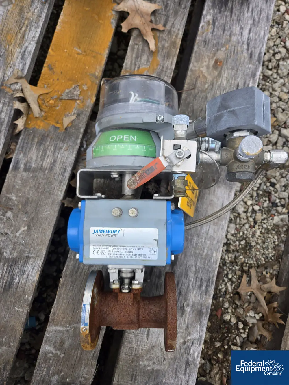 Pneumatic Valve, carbon steel housing, Jamesbury Valv-Powr spring return actuator, Metso Quartz switch box