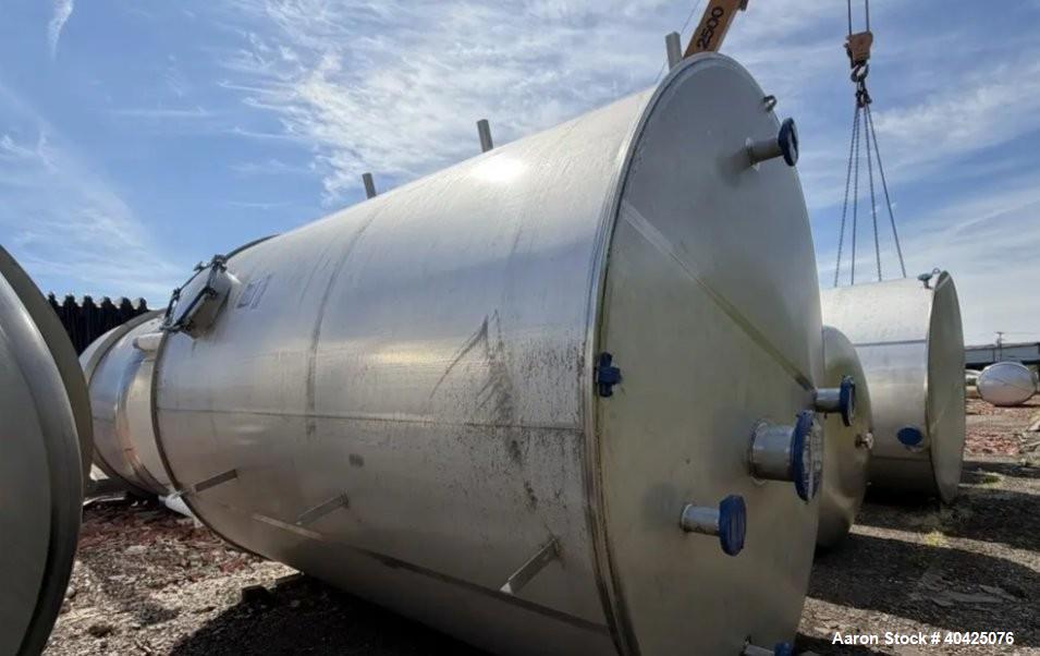 7500 gallon Watson Metal Masters, Storage Tank, 304 Stainless Steel, 122" diameter x 153" straight side, dome