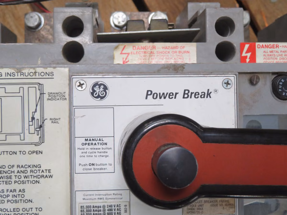 2,000 Amp, General Electric #TC2020SSZE1, circuit breaker, 120 VAC control, 6,000 Amp interrupting